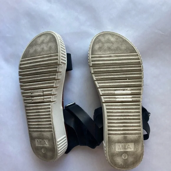 MIA Lunna Wedge Faux Leather Ankle Strap Flatform Comfort Sandal - Picture 7 of 7